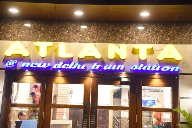 Atlanta at New Delhi Train Station - Dış Mekan