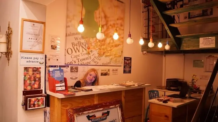 Atlantic Point Backpackers - Lobi