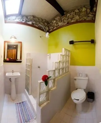 Atlantida Lodge