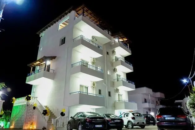 Atlantis Hotel & Apartments