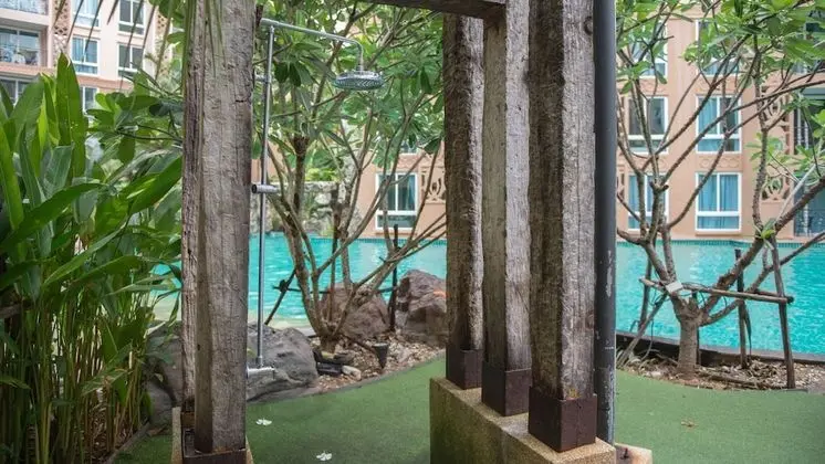 Atlantis Condo Resort Pattaya by Vichairat - Havuz