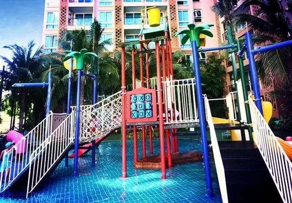 Atlantis Condo and Water Park Pattaya by the Sea - Havuz