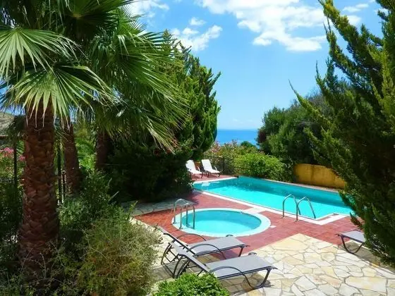 Villa-atlantis Sea View 5 Mins Walk to Sandy Beach