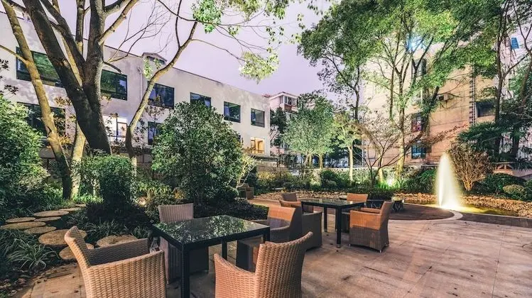 Atour Hotel South High Speed Railway Station Danshui Huizhou