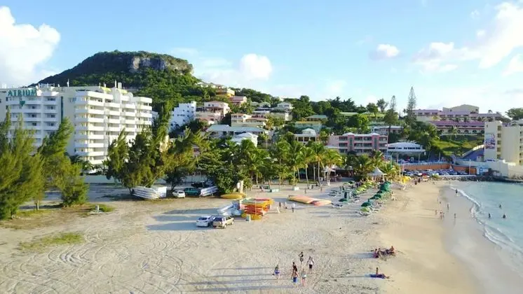 Atrium Beach Resort and Spa St Maarten a Ramada by Wyndham - Dış Mekan