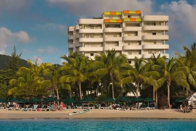 Atrium Beach Resort and Spa St Maarten a Ramada by Wyndham - Plaj
