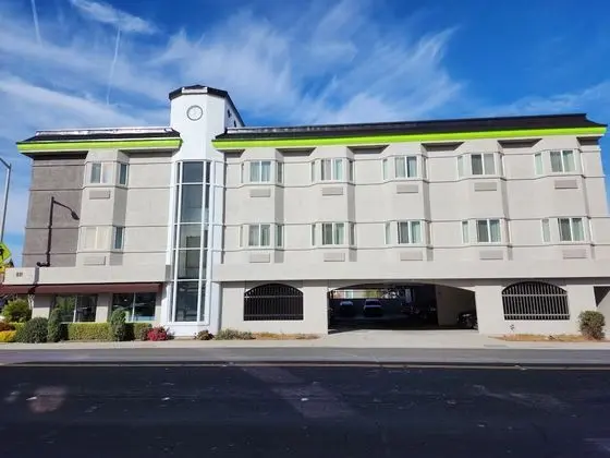 The Atrium Hotel - Dış Mekan