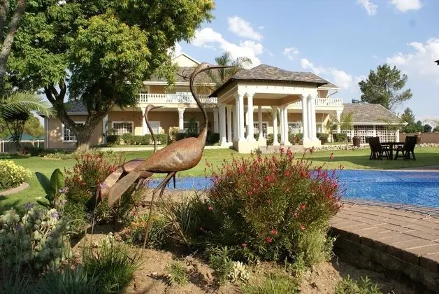 Attache Guest Lodge