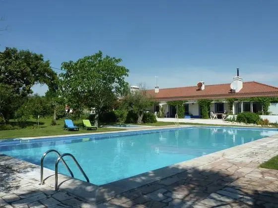 Attached Quaint Farmhouse in Montemor-o-novo With Swimming Pool