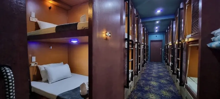 Attic Capsule Hotel - Öne Çıkan Resim