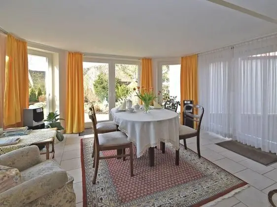Attractive Apartment in (bellenberg With Garden - Yerinde Yemek