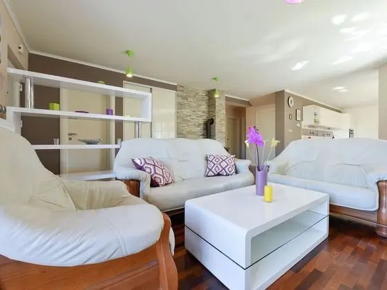 Attractive Apartment in Zadar With Private Pool - Yerinde Yemek