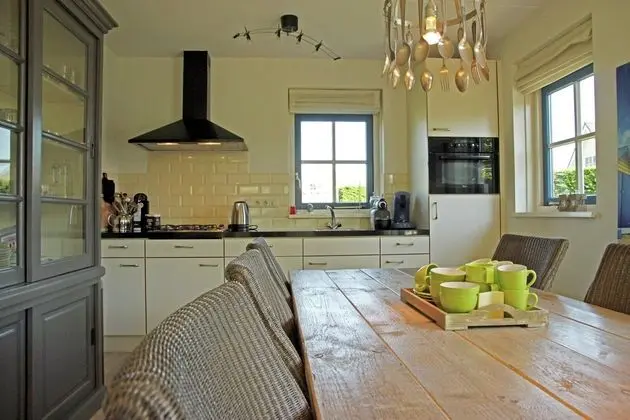 Attractive, Detached Holiday Home in Small-scale Holiday Park - Mutfak