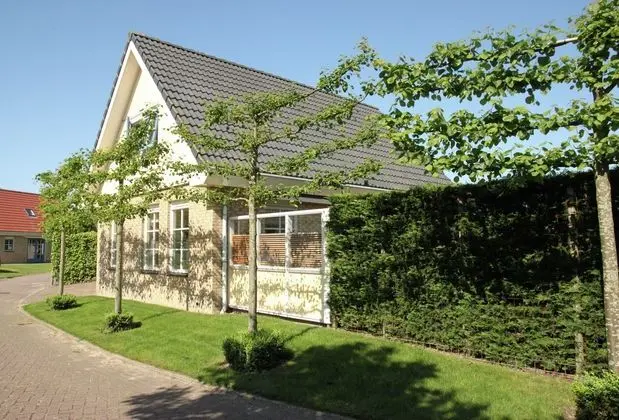 Attractive, Detached Holiday Home in Small-scale Holiday Park - Öne Çıkan Resim