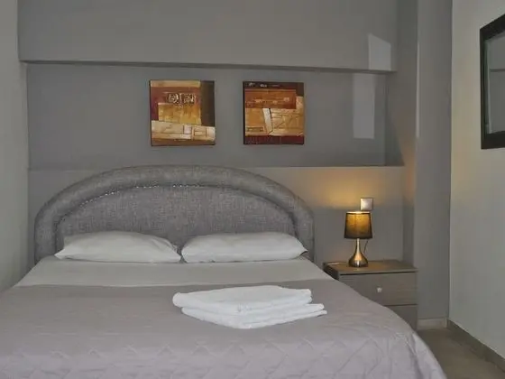 Attractive Greek House with Private Pool near Sea & City Center - Oda