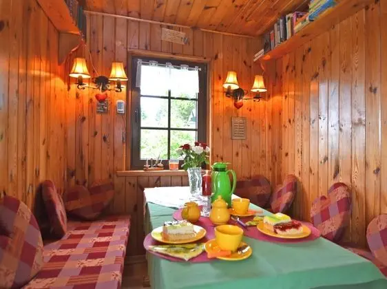 Attractive Holiday Home in Langewiesen With Garden - Yerinde Yemek