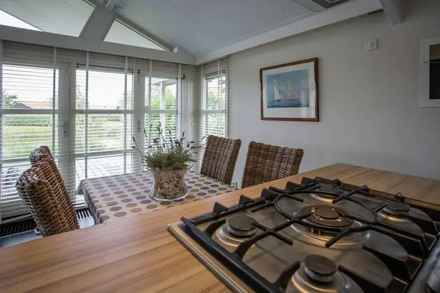 Attractive Holiday Home With Large Terrace Nearby Eastern Scheldt - Yerinde Yemek
