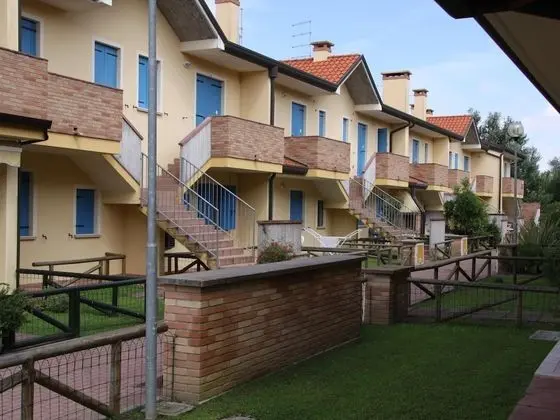 Attractive Holiday Home in Rosolina near Lungomare Beach - Dış Mekan