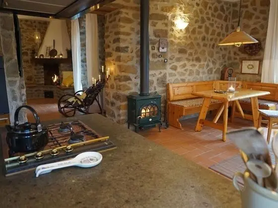 Attractive Villa in Selva Santa Fiora With Pool - Mutfak