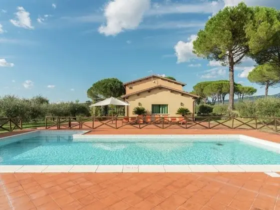 Attractive and Spacious Independent Villa With Private Swimming Pool