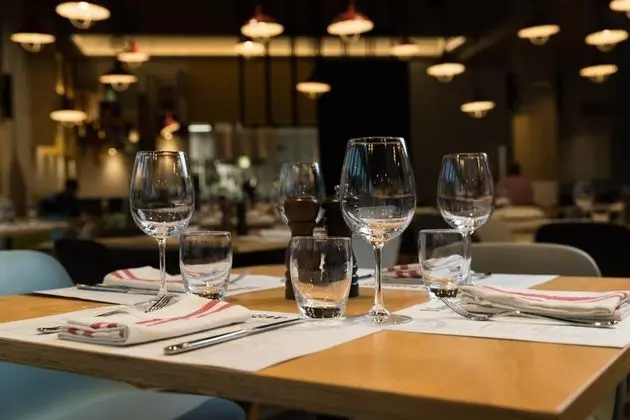 Atura Adelaide Airport Hotel - Yeme / İçme