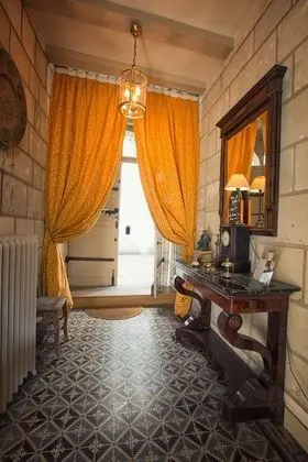 Au Relais Saint Maurice - Lobi