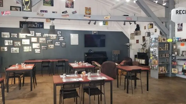 Au Tour De L'Aveyron - Yerinde Yemek
