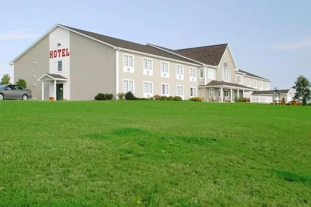 Auberge Bouctouche Inn & Suites - 1