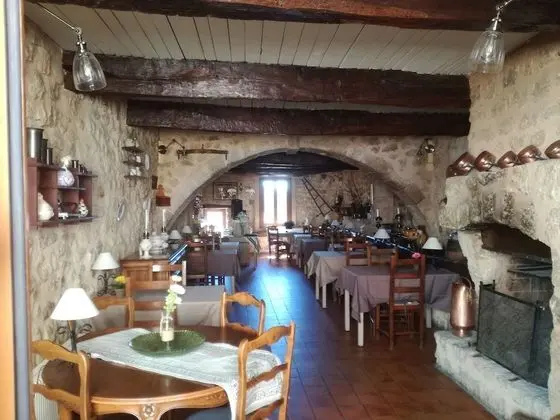 Auberge De Baudinard - Yerinde Yemek