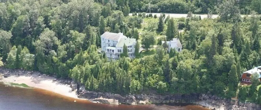 Auberge de la Riviere Saguenay - Dış Mekan