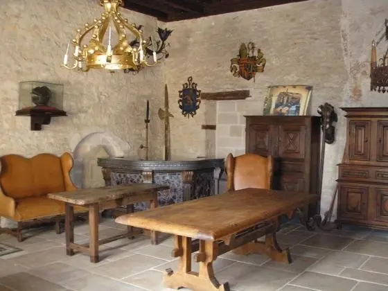Auberge de L'Abbatiale - Yerinde Yemek