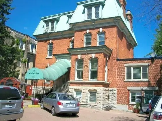 AUBERGE MCGEE S INN