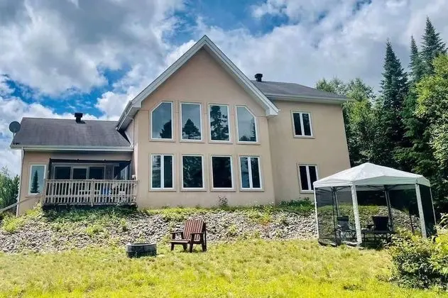 AUBERGE RIVIÈRE NOIRE