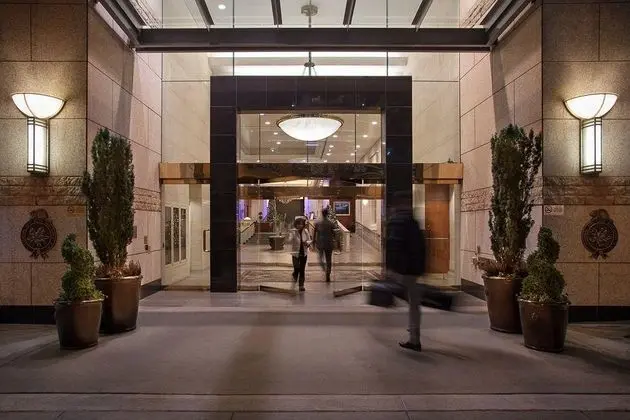 Auberge Vancouver Hotel