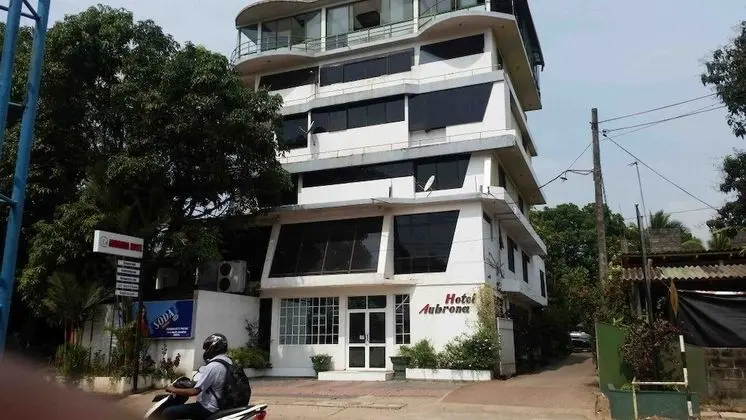 Aubrona Hotel - 1