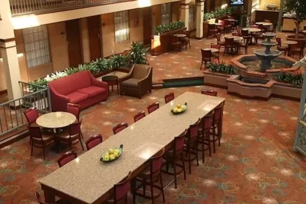 Auburn Place Hotel And Suites