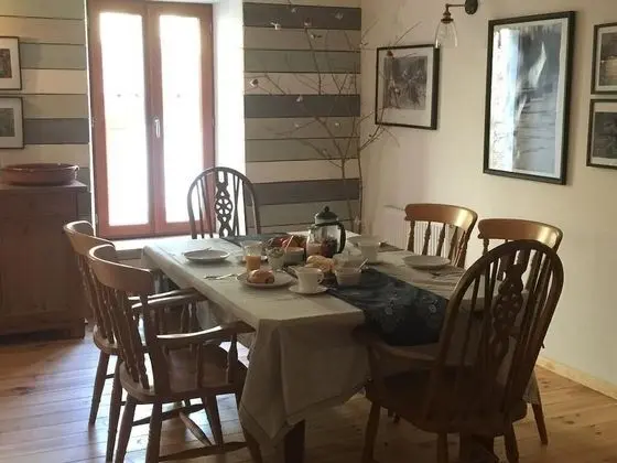 Aude-Escape - Yerinde Yemek