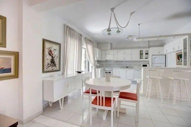 August Apt by halu! Villas - Mutfak