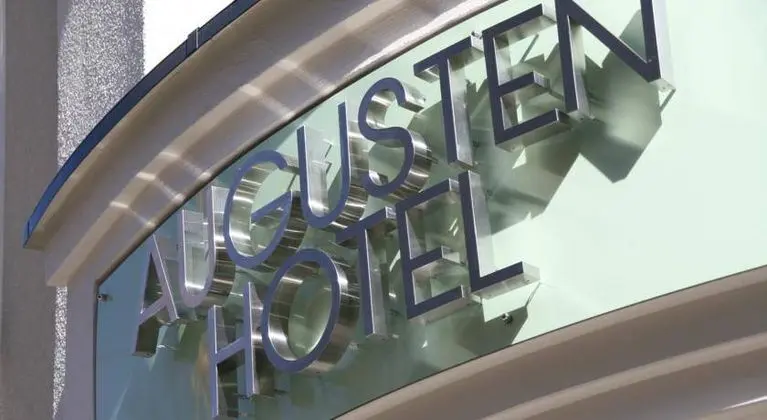 Augusten Hotel