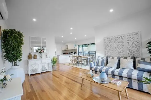 AUJOY 3 Bed Townhouse Burwood 1