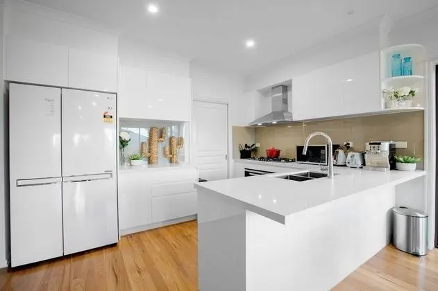 AUJOY 3 Bed Townhouse Burwood 1 - Mutfak