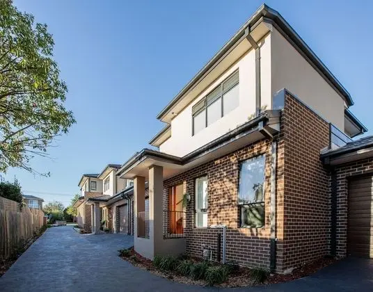 AUJOY 4 Bed Townhouse Burwood 2