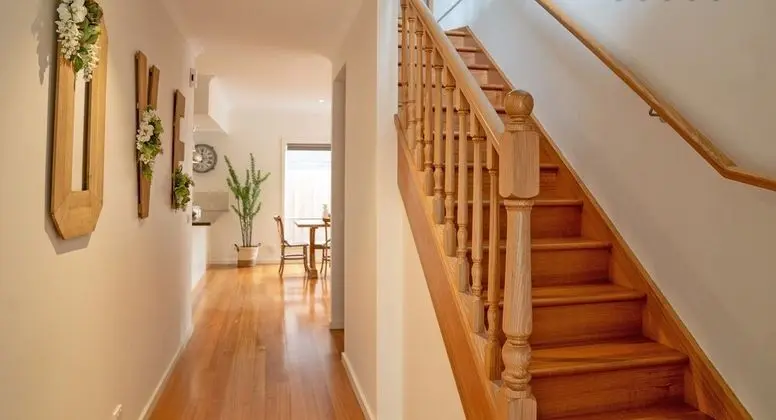 AUJOY 4 Bed Townhouse Glen Waverley - İç Mekan