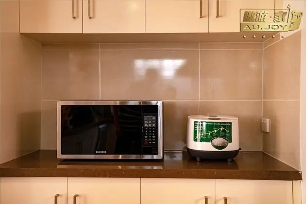 AUJOY 4 Bed Townhouse Glen Waverley - Mutfak