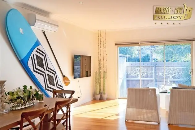 AUJOY 4 Bed Townhouse Glen Waverley - Öne Çıkan Resim