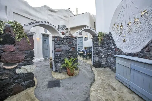 Aura Caves
