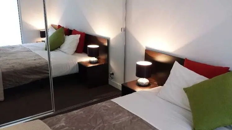 Aura on Flinders Serviced Apartment - Oda