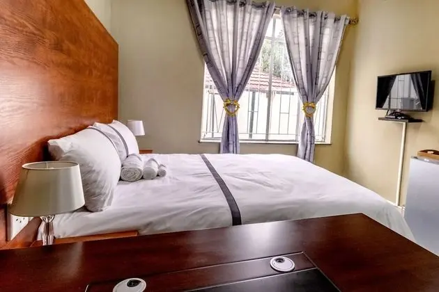 Aura Guest House - Oda