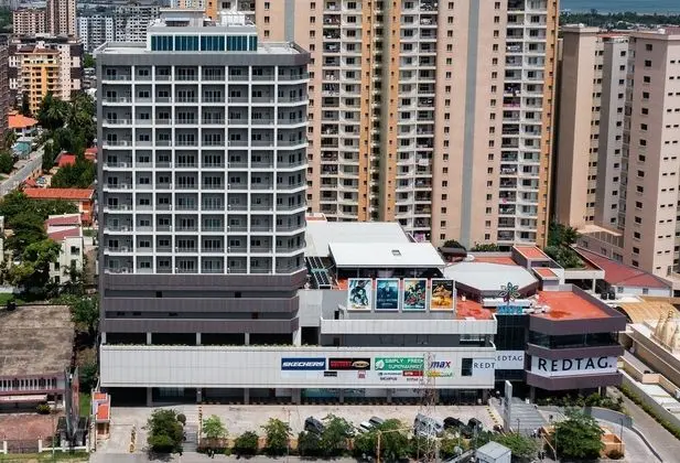 AURA SUITES