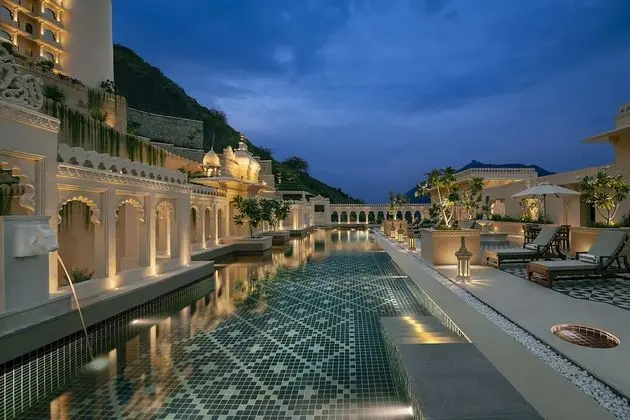 Aurika, Udaipur - Luxury by Lemon Tree Hotels - Havuz